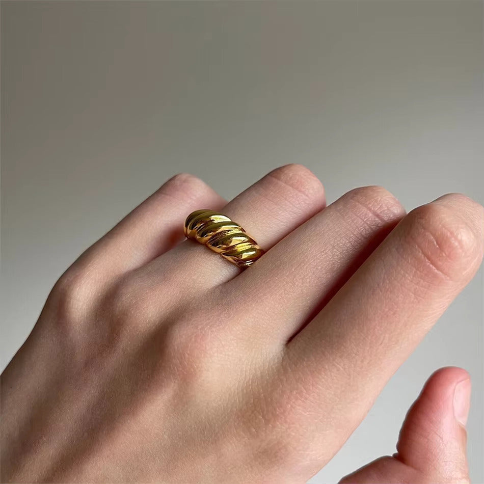 Croissant Ring