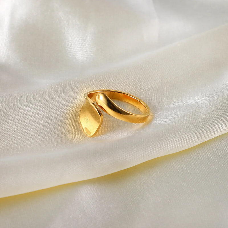 Mae Adjustable Ring