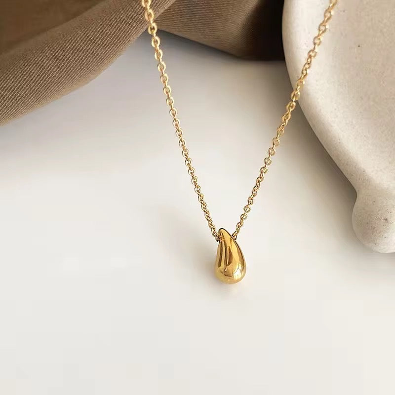 Teardrop Pendant Necklace