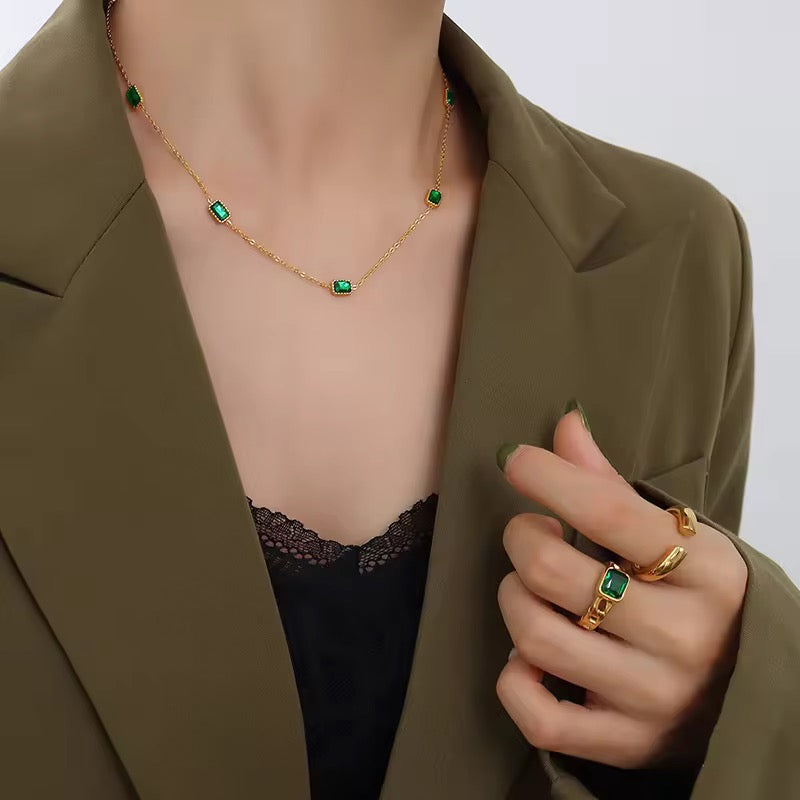 Elara Necklace