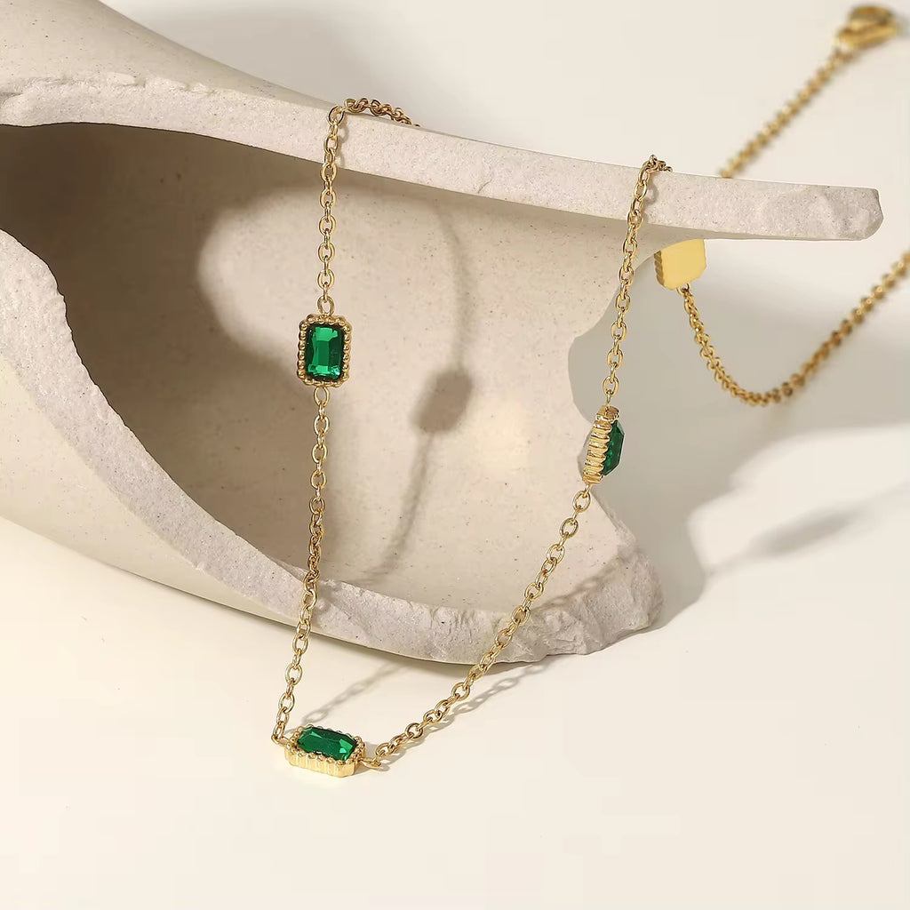 Elara Necklace