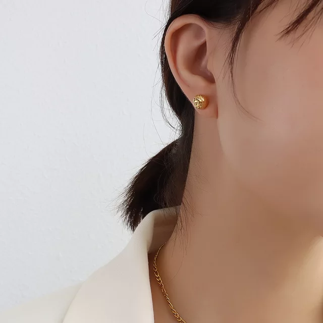 Zora Studs