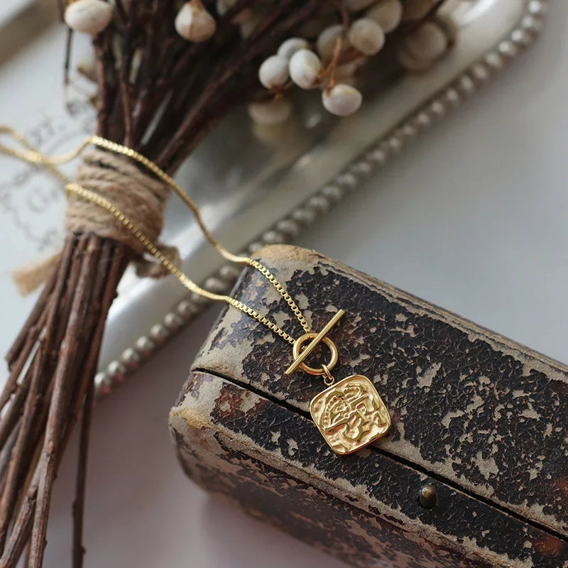 Cleo Pendant Necklace